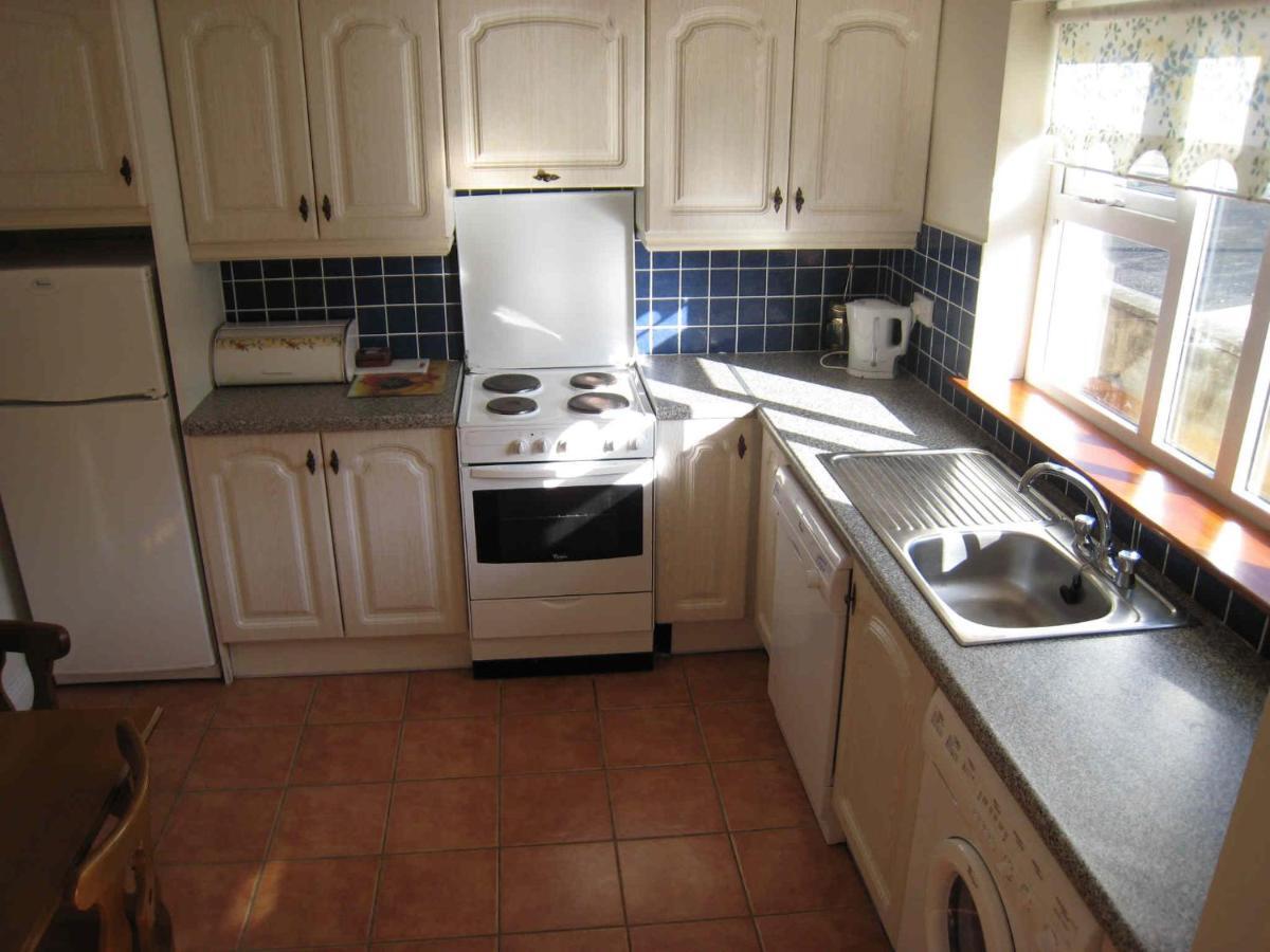 Lios Na Mara Lahinch Villa Room photo